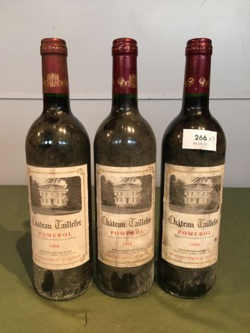 3 bouteilles Château Taillefer 1998 Pomerol,...