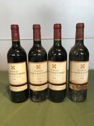 4 bouteilles Château La Tour Haut Brion 1995...