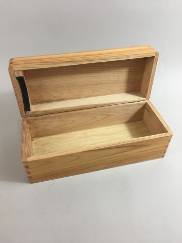 Coffret en bois pour une bouteille, orné...