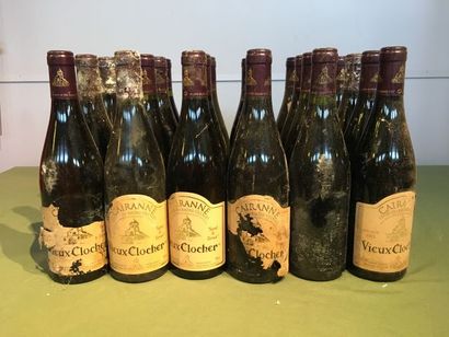 24 bouteilles Cairanne Vieux Clocher 2001...