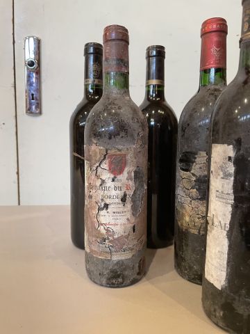 11 bouteilles Bordeaux divers vendus en ...