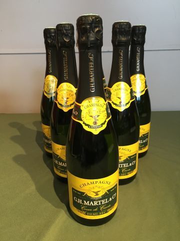 6 bouteilles Champagne G.H Martel Co Cœur...
