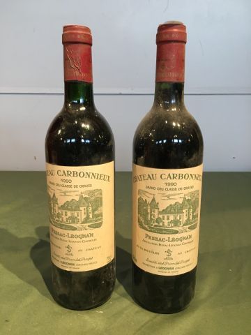 2 bouteilles Château Carbonnieux 1990 Pessac...