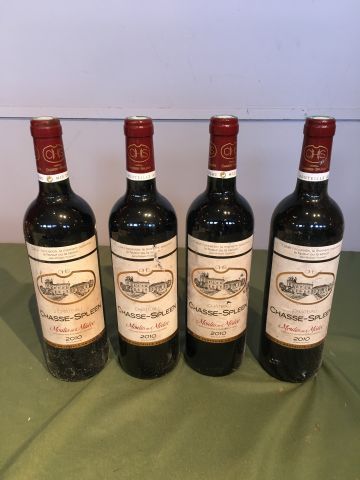 4 bouteilles Château Chasse Spleen 2010 Moulis,...