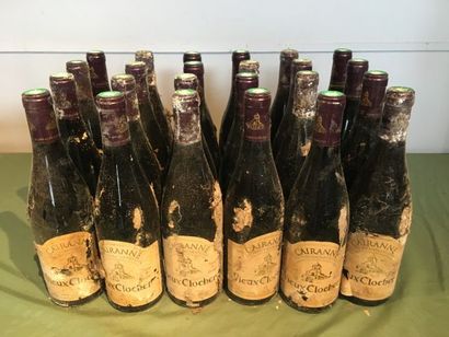 24 bouteilles Cairanne Vieux Clocher 2001...