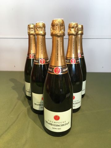6 bouteilles Champagne Alfred Rothschild...