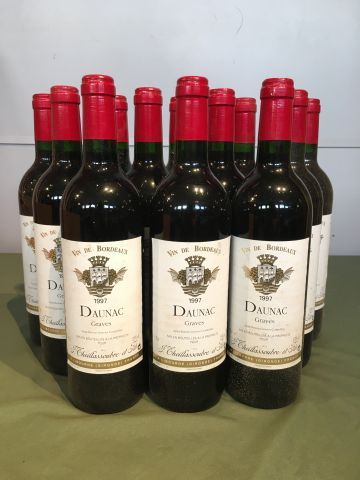 12 bouteilles Daunac 1997 Graves, caisse...