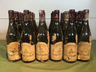 24 bouteilles Cairanne Vieux Clocher 2001...