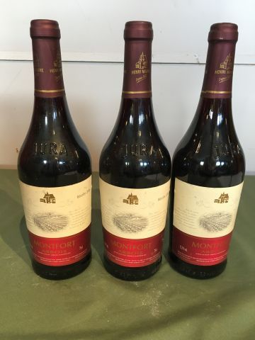 3 bouteilles Arbois Montfort 2006 Henri Maire,...