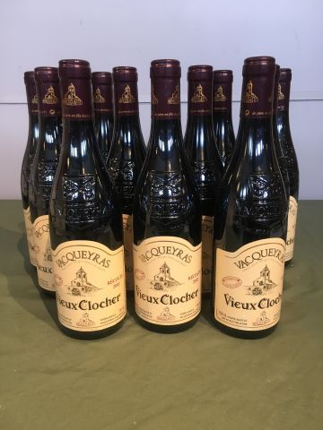 12 bouteilles Vacqueyras Vieux Clocher 2002...