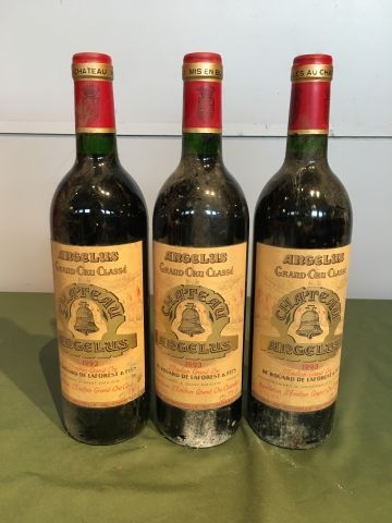 3 bouteilles Château Angélus 1993 Saint Emilion,...