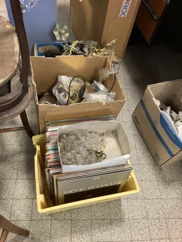 (SUITE PHOTOS LOT 2) STOCK D'UN BROCANTEUR...