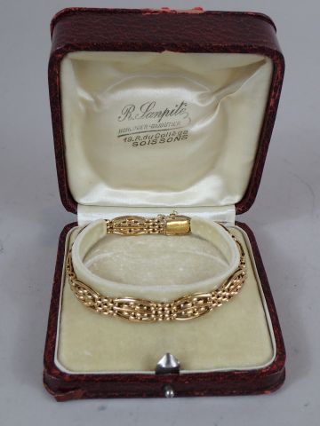 Bracelet articulé en or jaune.

Poids : 16...