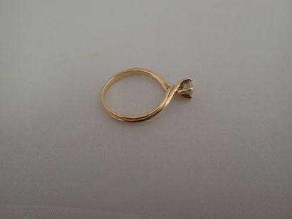 Bague dite « solitaire » en or jaune ( 750...