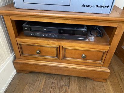 (SUITE PHOTOS LOT 3) ENTIER MOBILIER D'UNE...