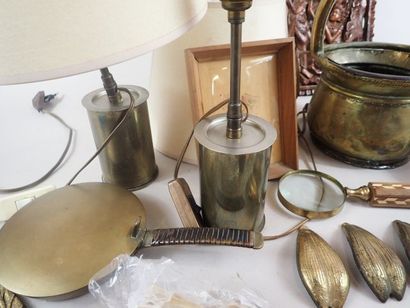 Mannette comprenant une paire de lampes en...