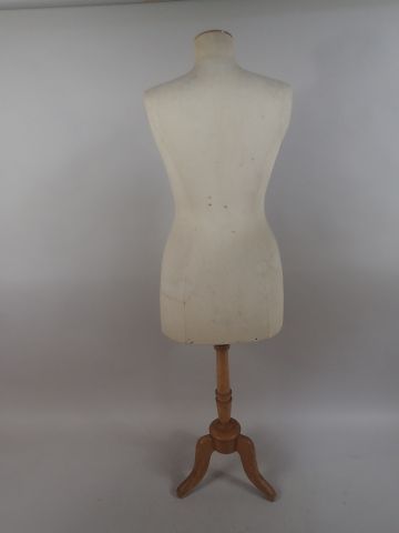 Mannequin femme STOCKMAN garni de lin, piètement...