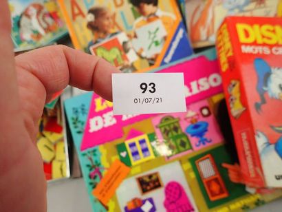 Mannette de jeux et jouets comprenant notamment...
