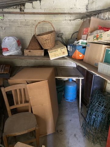 (SUITE PHOTOS LOT 3) ENTIER MOBILIER D'UNE...