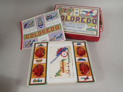 Ensemble de trois jeux anciens comprenant...