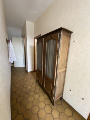 (SUITE PHOTOS LOT 3) ENTIER MOBILIER D'UNE...