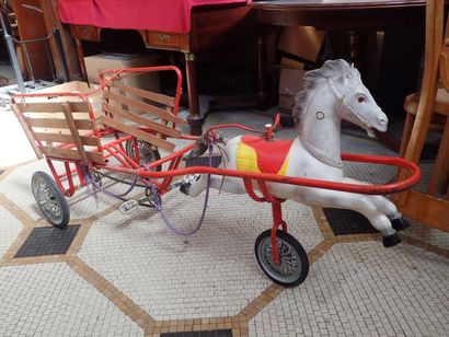 Voiture à cheval pour enfant en forme de...