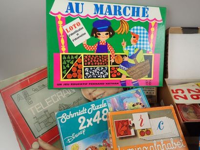 Mannette de jeux et jouets comprenant notamment...