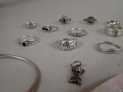 Lot en argent 800/1000e et 925/1000e comprenant...