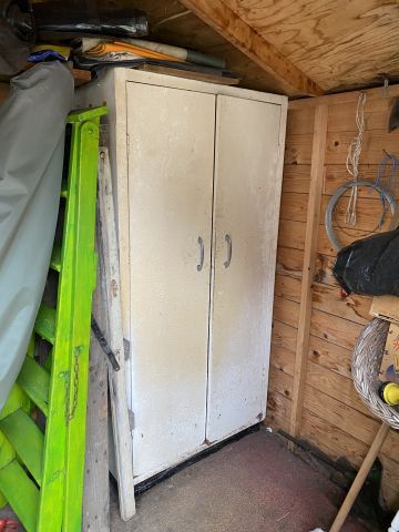 (SUITE PHOTOS LOT 4) ENTIER MOBILIER D'UNE...