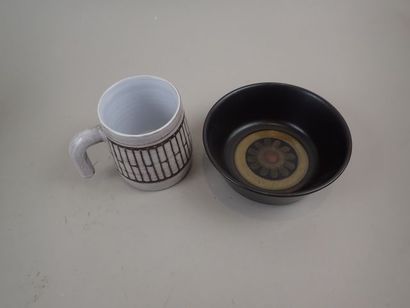 Emile MASSON à Vallauris, tasse en céramique.

On...