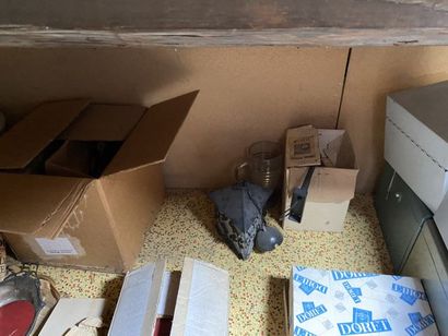 (SUITE PHOTOS LOT 3) ENTIER MOBILIER D'UNE...