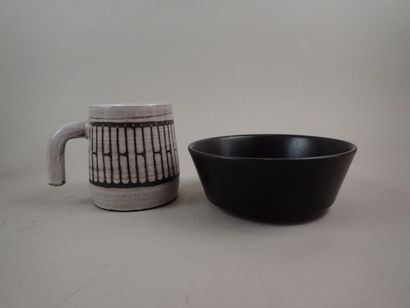 Emile MASSON à Vallauris, tasse en céramique.

On...