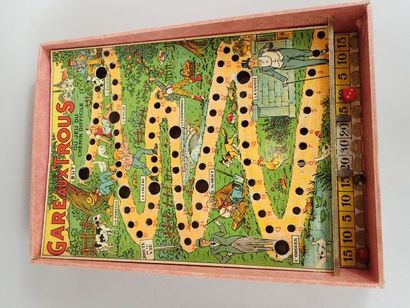Jeu cartonné polychrome 