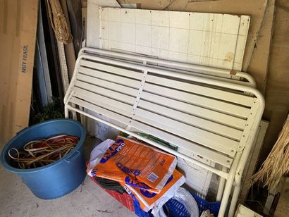 (SUITE PHOTOS LOT 3) ENTIER MOBILIER D'UNE...