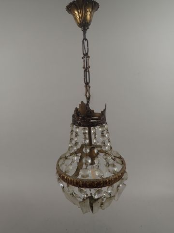 Petit lustre mongolfière en bronze et laiton...