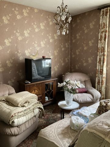 ENTIER MOBILIER D'UNE MAISON SISE A SOISSONS...