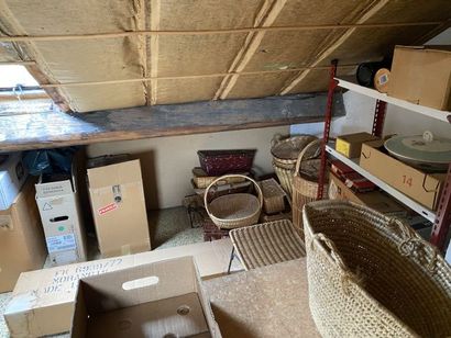 (SUITE PHOTOS LOT 3) ENTIER MOBILIER D'UNE...