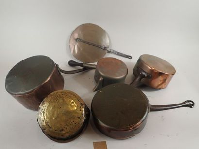 Lot de cuivre comprenant 3 casseroles dont...