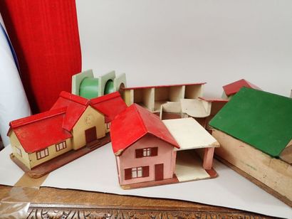 [JOUETS] Fort lot de bâtiments en isorel...