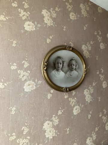 (SUITE PHOTOS LOT 1) ENTIER MOBILIER D'UNE...