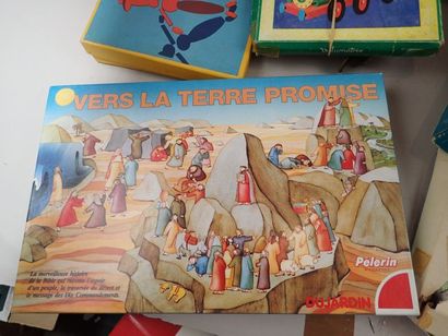 Mannette de jeux comprenant notamment 