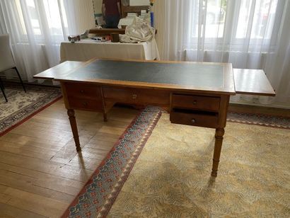(SUITE PHOTOS LOT 3) ENTIER MOBILIER D'UNE...