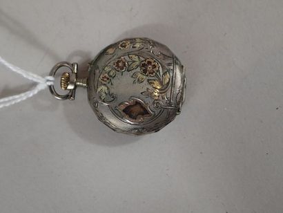 Petite montre de col en argent à cadran émaillé,...