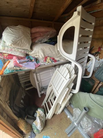 (SUITE PHOTOS LOT 4) ENTIER MOBILIER D'UNE...
