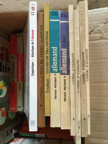 Carton de livres brochés sur l'allemand....