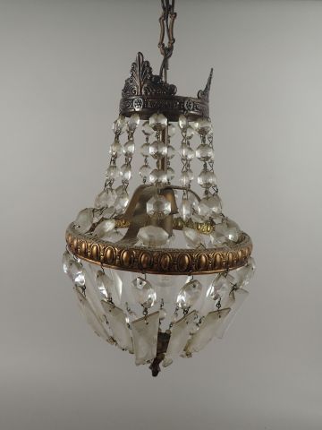 Petit lustre mongolfière en bronze et laiton...