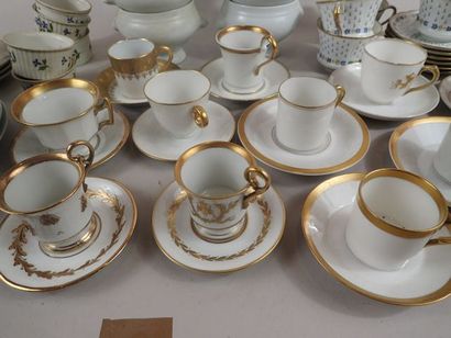 Mannette de porcelaine comprenant notamment...