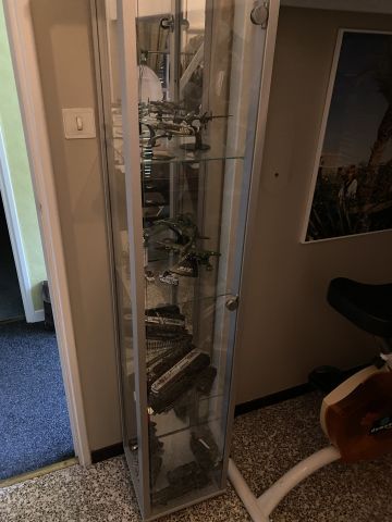 ENTIER MOBILIER D'UNE MAISON SISE A LAON...
