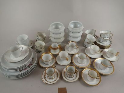 Mannette de porcelaine comprenant notamment...