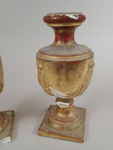 Paire de petits vases de forme balustre en...